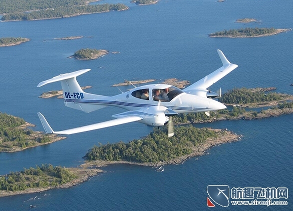钻石DA42飞机亮相英国范保罗国际航空展