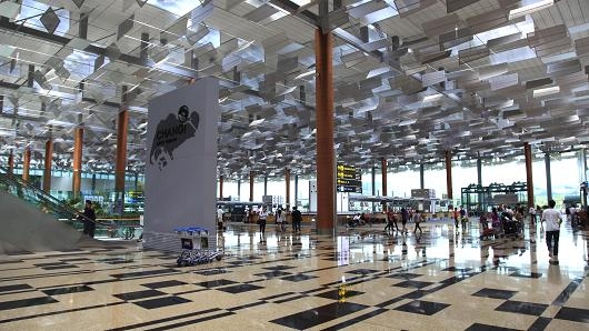 30亿美元建樟宜机场第五航站楼 新加坡疯了?