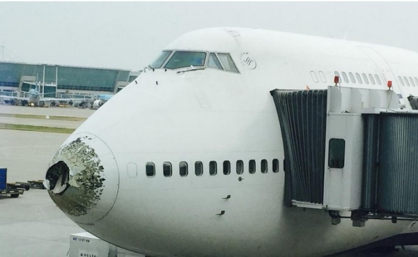 图:达美航空747在中国领空遭冰雹袭击(Brian Walke)
