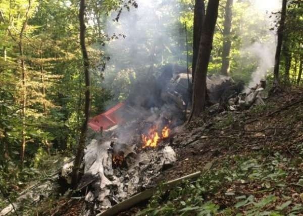 两架小飞机在斯洛伐克上空相撞 致7人死亡