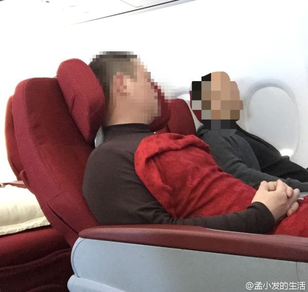看不下去了! 孟非微博曝光深航旅客违规行为
