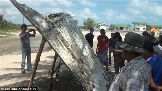 英媒:泰国南部惊现疑似MH370飞机残骸