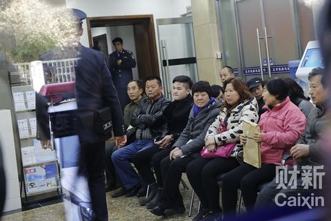 15名MH370家属人均索赔一亿 九成将用于搜救 15名MH370家属人均索赔一亿 九成将用于搜救