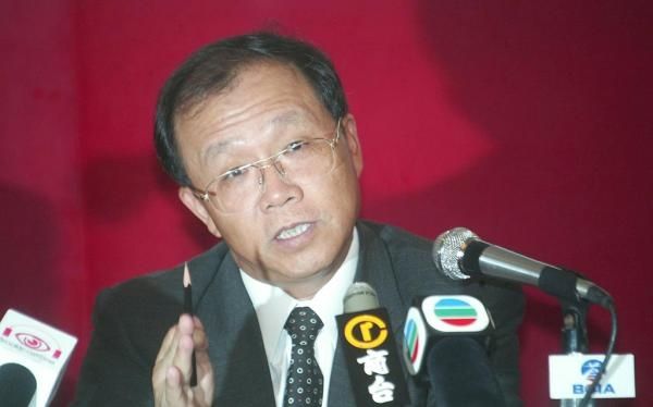 国门巨贪李培英20多年深陷赌博 贪污受贿超1亿 国门巨贪李培英20多年深陷赌博 贪污受贿超1亿