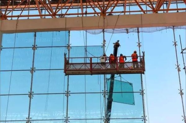 建设中的重庆机场T3A:正穿上15万平方米的外衣 建设中的重庆机场T3A:正穿上15万平方米的外衣