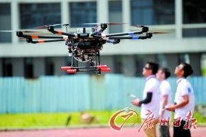 东莞成立首个无人机培训基地 资深飞手日薪过万 东莞成立首个无人机培训基地 资深飞手日薪过万