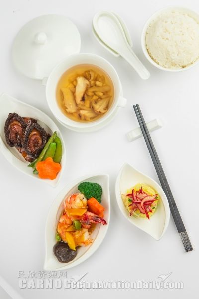 图:中式餐膳合影