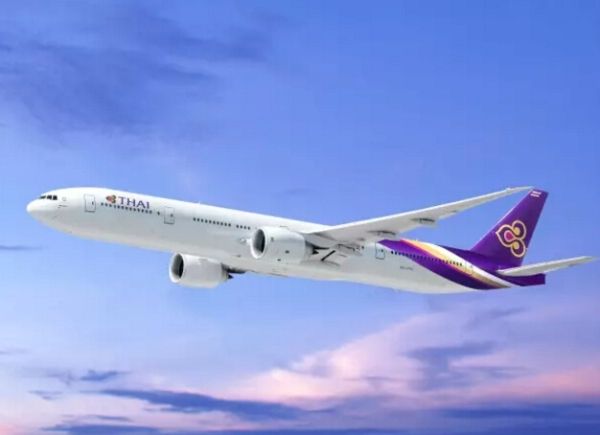 不满被遣返 嚣张外籍男子机上撕护照打空姐358745_ 不满被遣返 嚣张外籍男子机上撕护照打空姐