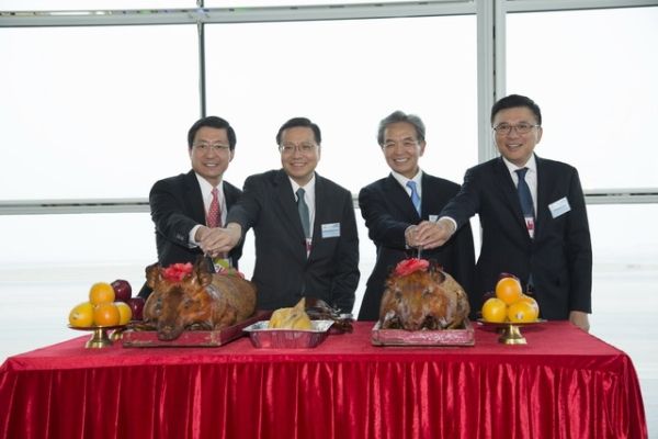 香港国际机场三跑道系统工程正式启动