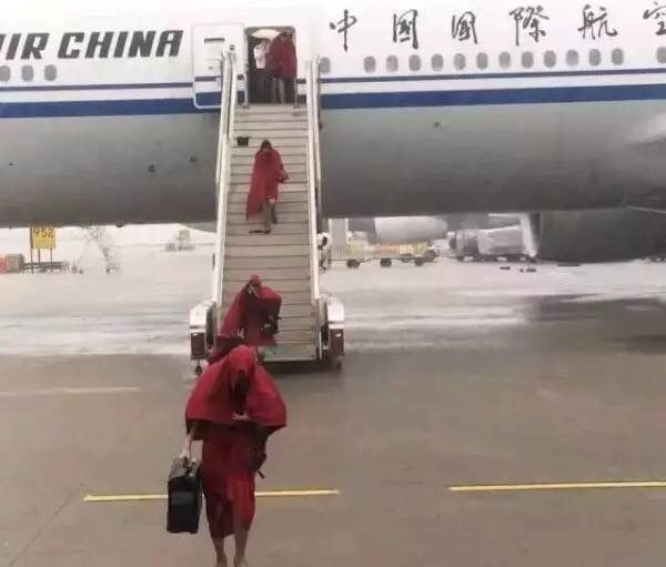 珍爱民航人!暑运+雷雨的心酸只有他们懂