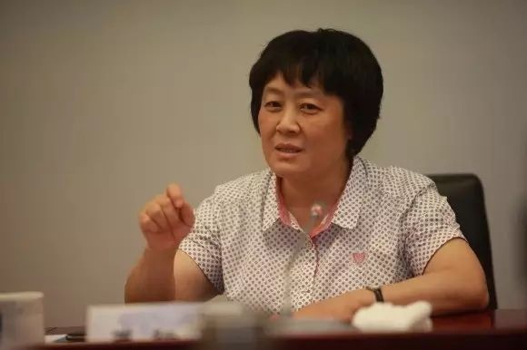 民航华北局吕尔学局长在调研中 摄影:宋鹏