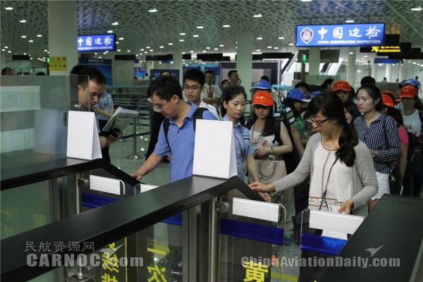 深圳机场在国内机场首批启用出境自助通道362323_ 深圳机场在国内机场首批启用出境自助通道