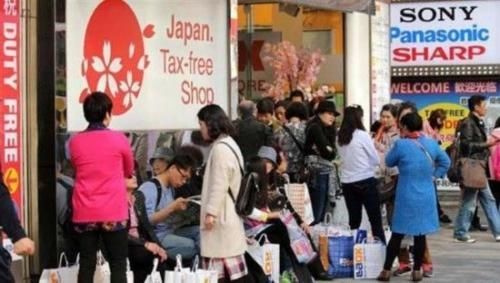 中国游客“爆买”退烧 日本百货店始料未及364039_ 中国游客“爆买”退烧 日本百货店始料未及