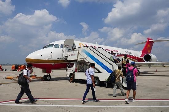 日本人体验中国ARJ21客机:中国造 不可小觑365039_ 日本人体验中国ARJ21客机:中国造 不可小觑