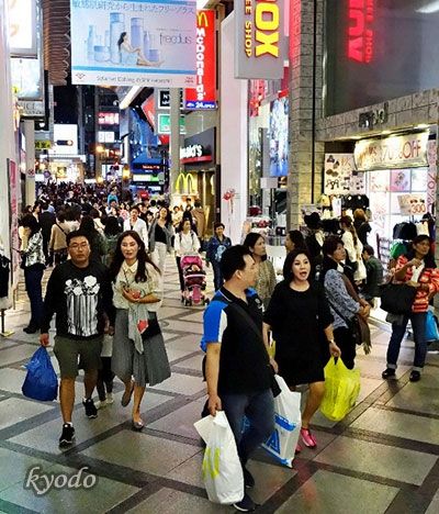 中国游客不再"爆买" 日本百货商场形势严峻371065_ 中国游客不再"爆买" 日本百货商场形势严峻