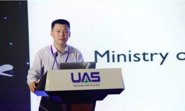 工信部:实现无人机身份识别 让运营人有法可依371385_ 工信部:实现无人机身份识别 让运营人有法可依