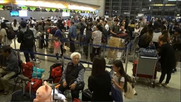 LAX再出事 男子机场高架桥上坠落致死