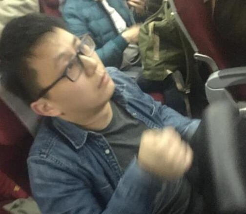 曝某互联网公司高管飞机上性骚扰女乘客 当场被抓