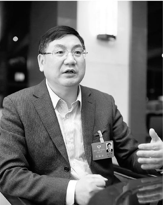 萧山机场无人机事件引热议 两会代表呼吁出台法规
