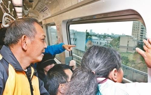桃园机场捷运初体验 乘客:好快、好晃、网不通390177_ 桃园机场捷运初体验 乘客:好快、好晃、网不通