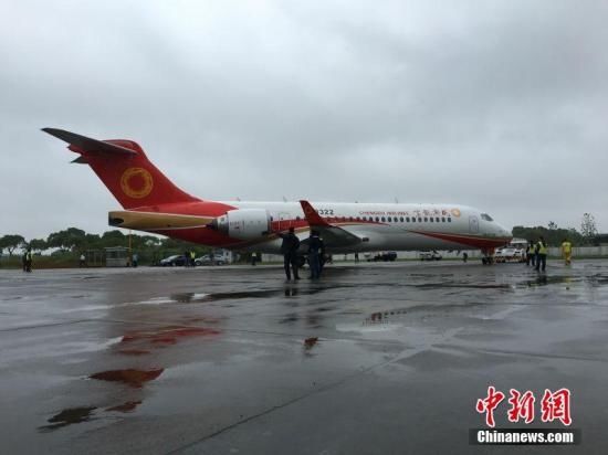 中国自主研发ARJ21首次在青藏高原试飞成功394409_ 中国自主研发ARJ21首次在青藏高原试飞成功