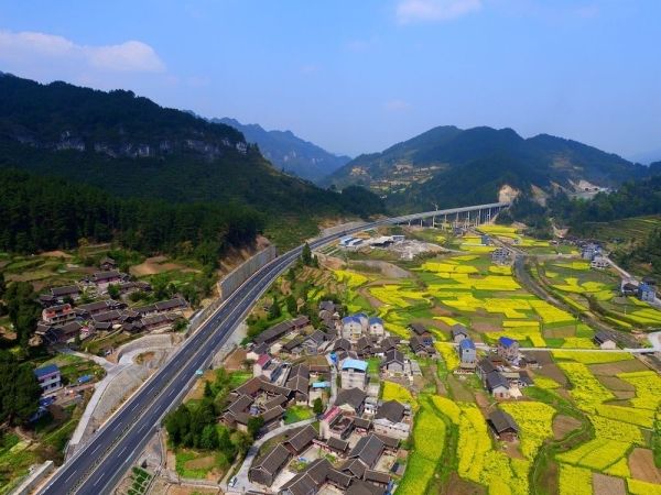 李小鹏:降成本补短板强服务 深化供给侧改革