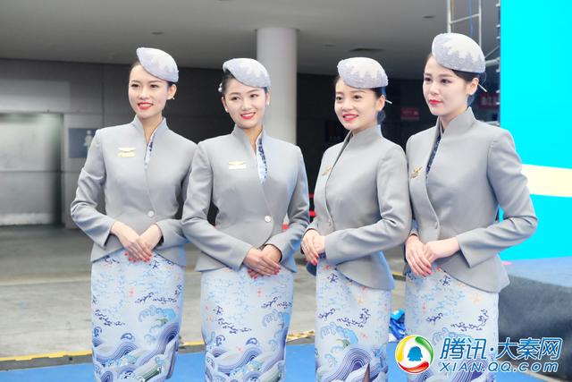 海南航空第五代空乘新制服主打“东方之美” 惊艳亮相丝路旅博会