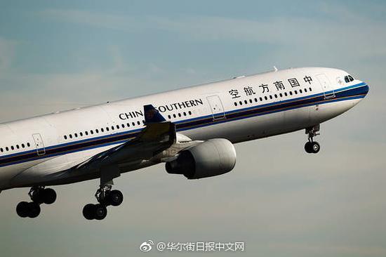 中国南方航空股份有限公司(China Southern Airlines Co. ,1055.HK, 简称:南方航空)已同意购买38架波音公司(Boeing Co. ,BA)飞机。南方航空目前正在航空需求增长之际寻求提高运能。按照目录价格计算,这些飞机总价为56.5亿美元。