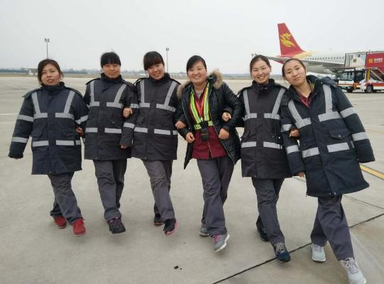 飞航地服客舱清洁员——飞机上的“美容师”.jpg