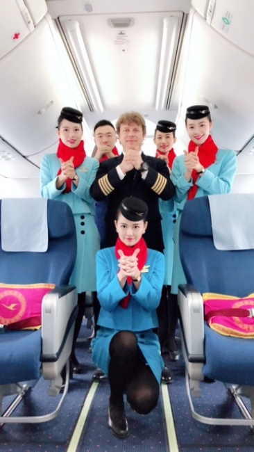 其他外籍机长春运期间合影.JPG