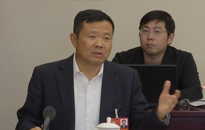 全国政协委员李健:私用飞机驾驶员执照降低门槛438881_ 全国政协委员李健:私用飞机驾驶员执照降低门槛