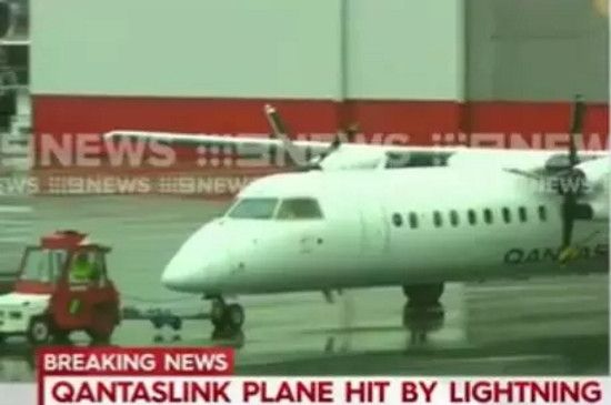 澳洲航空客机遭雷击后被迫返航