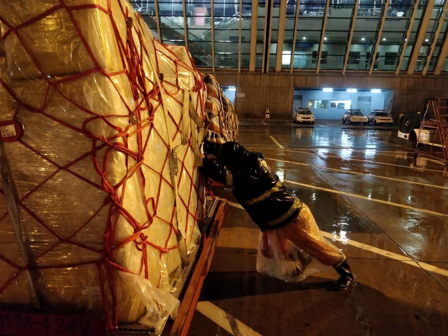 东航迎战台风“云雀” 全力保障航班运行456765_ 东航迎战台风“云雀” 全力保障航班运行