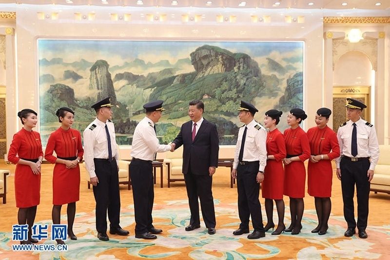 受总书记亲切会见 川航英雄机长:两个“没想到”464119_ 受总书记亲切会见 川航英雄机长:两个“没想到”
