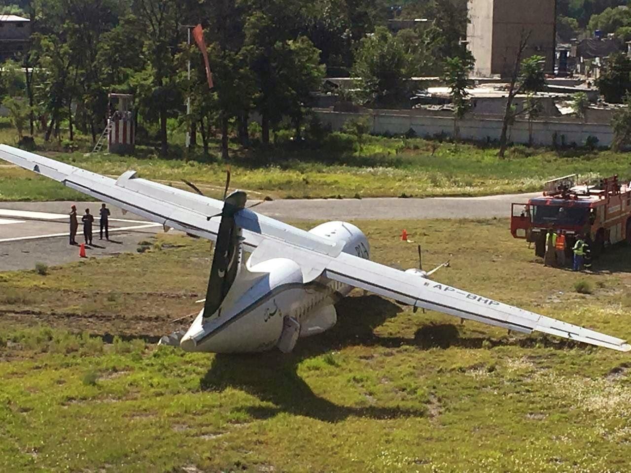 巴基斯坦一客机降落时滑出跑道 无人伤亡500491_ 巴基斯坦一客机降落时滑出跑道 无人伤亡