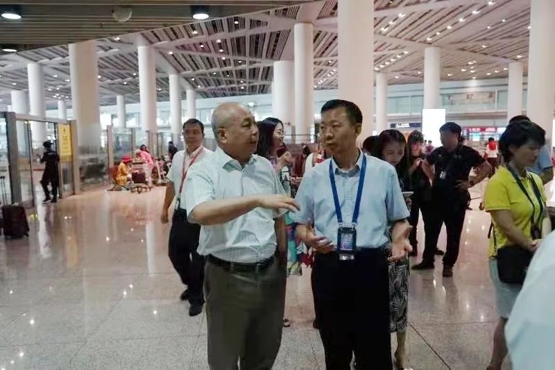 北京冬奥组委到首都国际机场实地踏勘501137_ 北京冬奥组委到首都国际机场实地踏勘