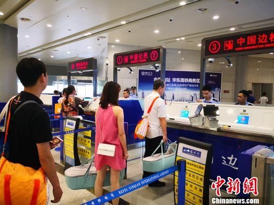 合肥新桥国际机场出入境旅客流量迎来暑期高峰501175_ 合肥新桥国际机场出入境旅客流量迎来暑期高峰