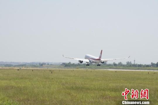 成都机场中秋假期运送旅客40.5万人次 同比增长3.95%506535_ 成都机场中秋假期运送旅客40.5万人次 同比增长3.95%