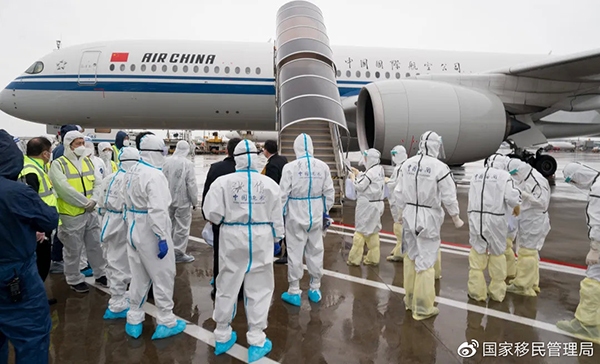 发现境外输入性病例,航班抵达上海前数据排查工作就已开始528665_ 发现境外输入性病例,航班抵达上海前数据排查工作就已开始