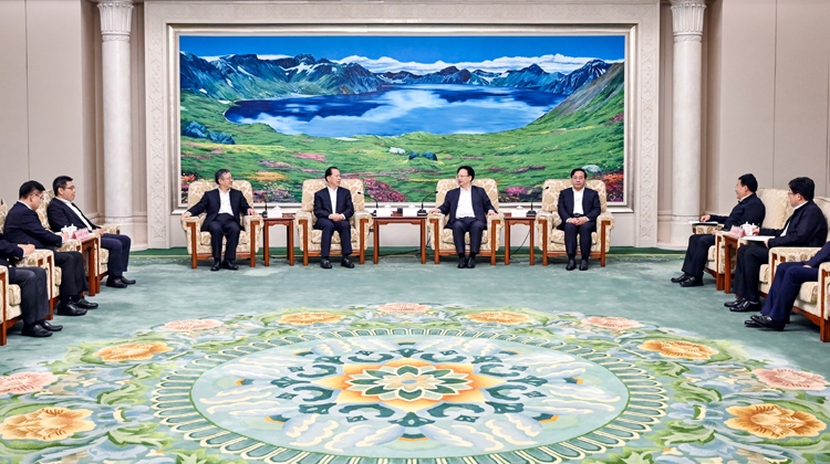 吉林省府与东航签署合作协议,希望东航建立吉林基地562751_ 吉林省府与东航签署合作协议,希望东航建立吉林基地
