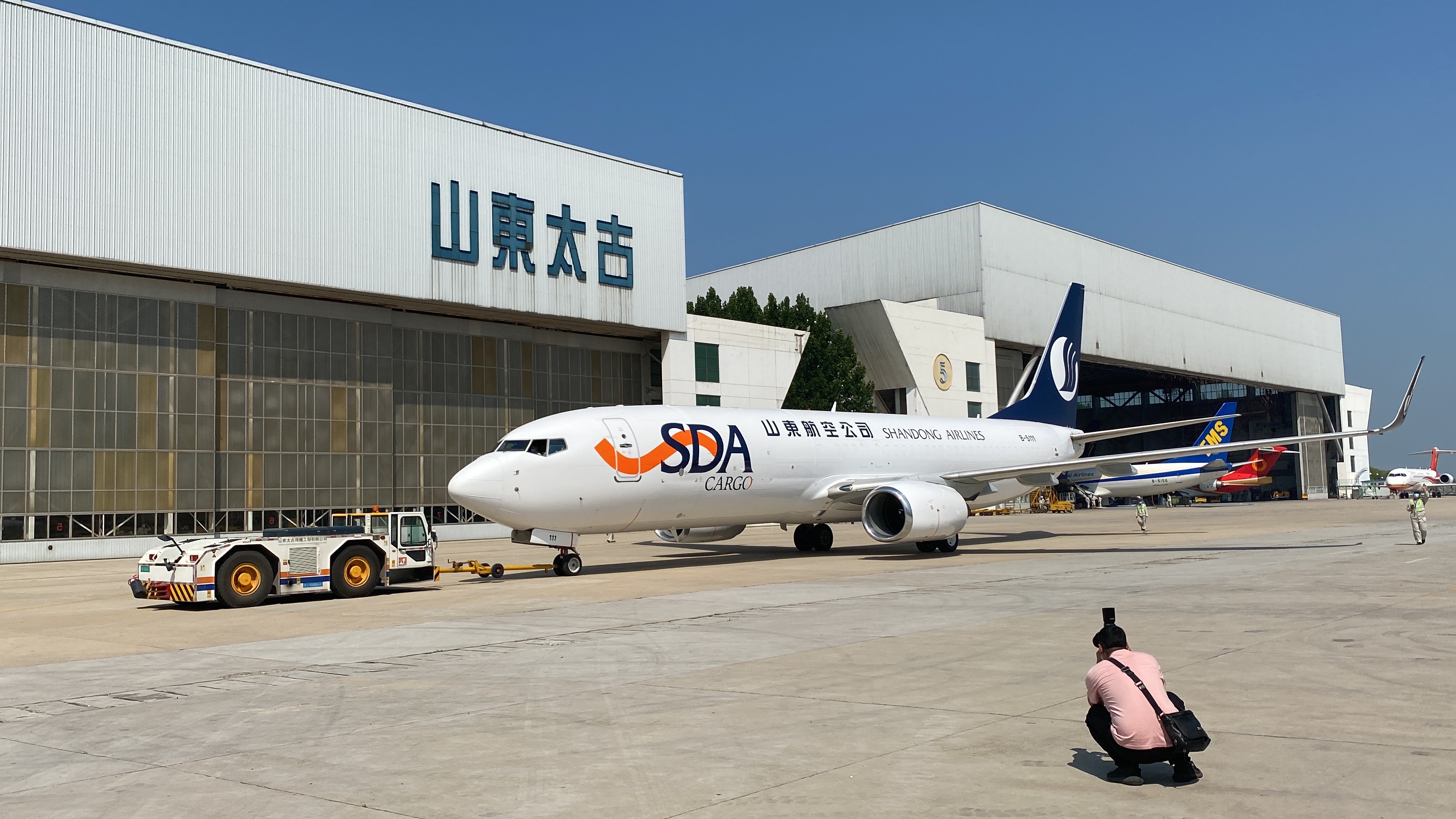 客货并举开新篇,山航首架737-800波音改装货机交付590981_ 客货并举开新篇,山航首架737-800波音改装货机交付