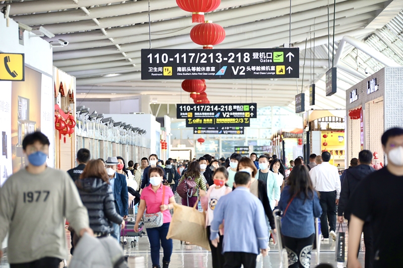 三亚机场春节黄金周运送旅客超52万人次 单日客流量破历史记录598839_ 三亚机场春节黄金周运送旅客超52万人次 单日客流量破历史记录
