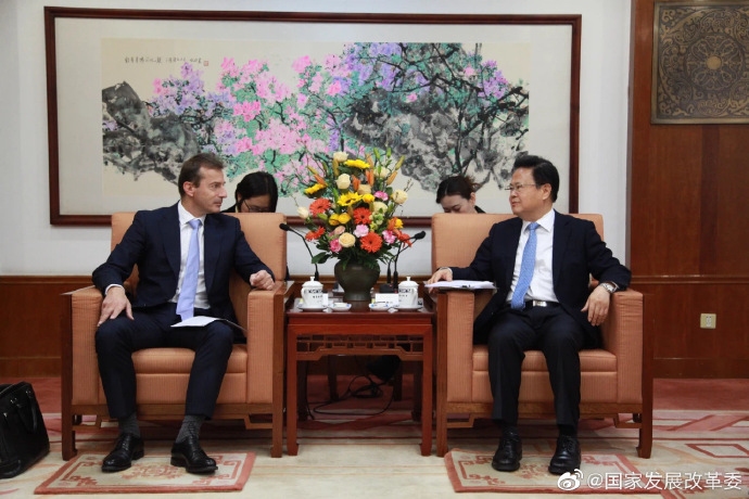 国家发展改革委主要负责同志会见空客公司首席执行官傅里602407_ 国家发展改革委主要负责同志会见空客公司首席执行官傅里