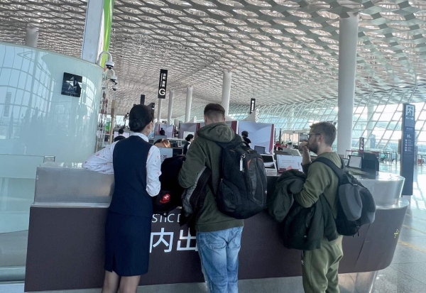 行有所安 温暖地服:深航地面服务部国内值机室日行一善优秀服务事迹613173_ 行有所安 温暖地服:深航地面服务部国内值机室日行一善优秀服务事迹