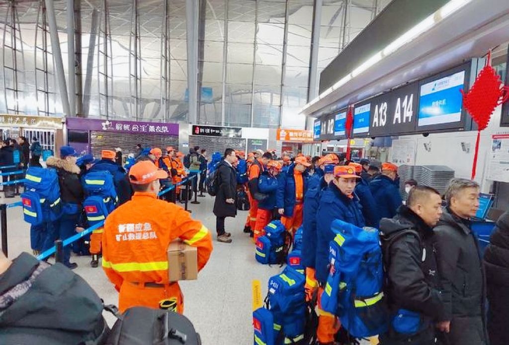 乌鲁木齐国际机场为地震灾区救援工作提供绿色通道615635_ 乌鲁木齐国际机场为地震灾区救援工作提供绿色通道